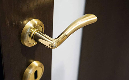 西安車(chē)門(mén)鎖了鑰匙在里面進(jìn)不去怎么辦